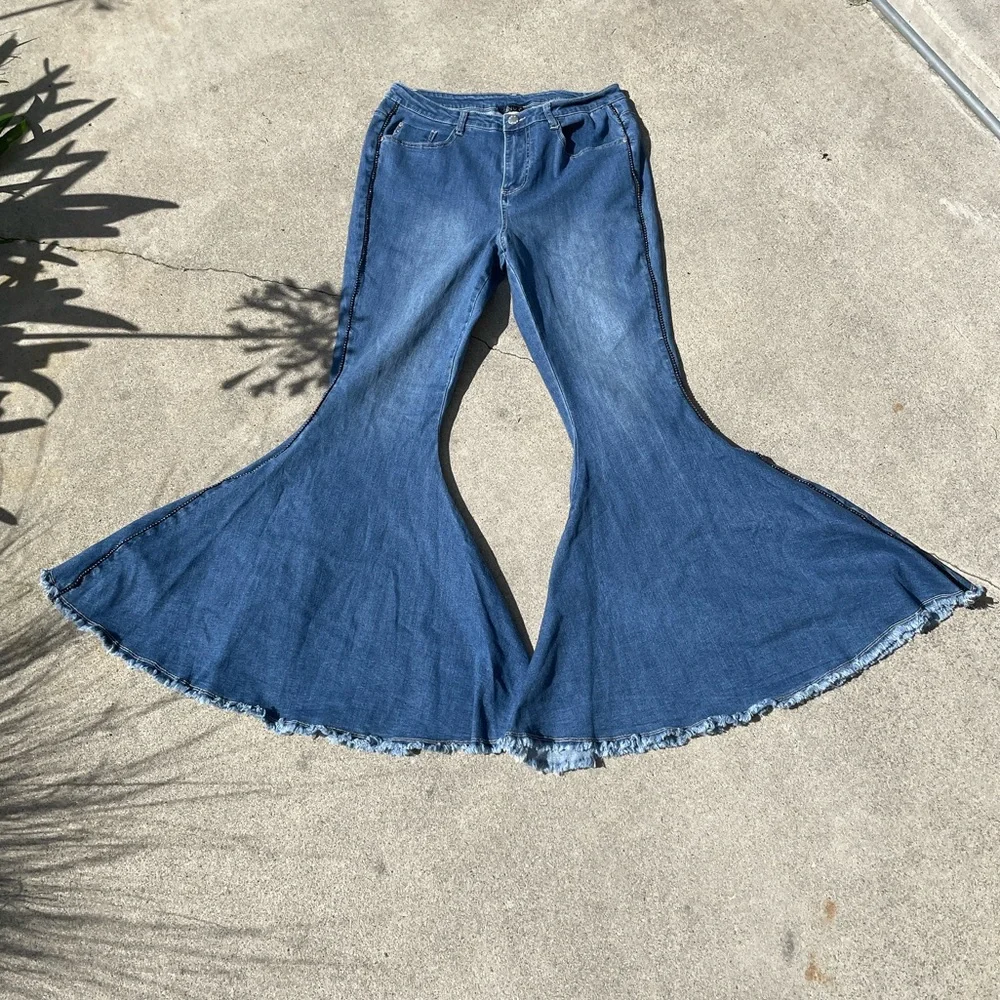 Venus Bell Bottom Denim Pants - Picture 5 of 7